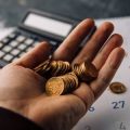 Finanzielle Gleichberechtigung in der Ehe: Traditionelle und moderne Ansätze im deutschen Alltag