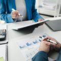 Vergleich der wichtigsten Anbieter von Reiserücktritts- und Auslandskrankenversicherungen in Deutschland
