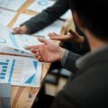 Geldanlage für Senioren: Vor- und Nachteile von Tagesgeld- und Festgeldkonten im Alter