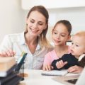Familienfinanzen unter Kontrolle: Gemeinsamer Schuldenabbau als Team