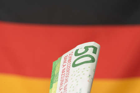 Wie gehen Paare mit unterschiedlichen Einkommensniveaus in Deutschland um?