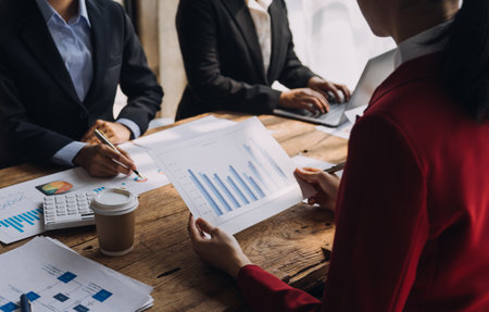 Liquiditätsplanung bei Projektarbeit: Herausforderungen und Lösungen für Freiberufler:innen